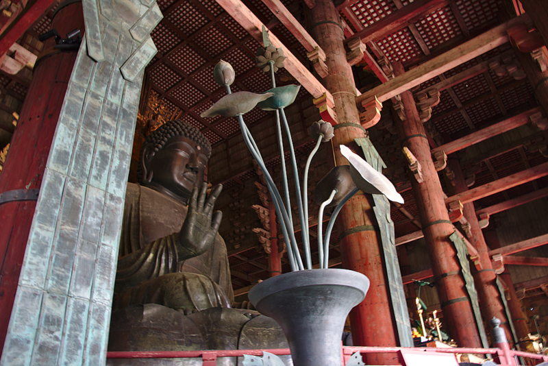 Buda de bronce del templo Todai-ji en Nara