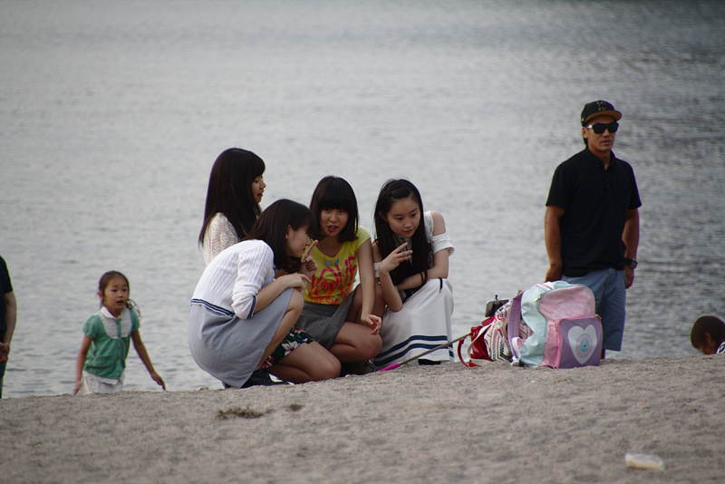 grupo de chicas en la playa de Odaiba2