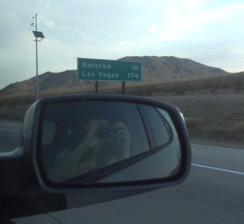 cartel de millas hasta Barstow y Las Vegas