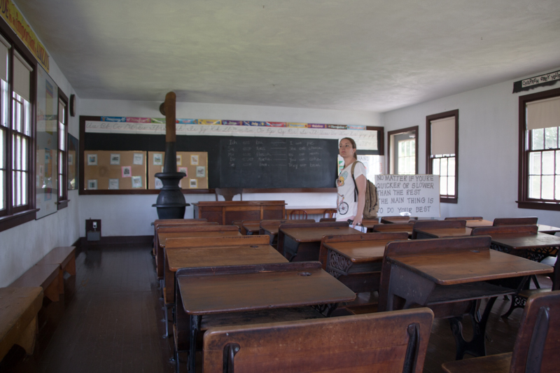 Lidia en la escuela de The Amish Village en el Condado de Lancaster Pensilvania