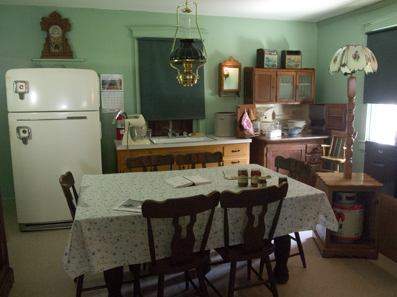 cocina de una casa amish en The Amish Village en el Condado de Lancaster