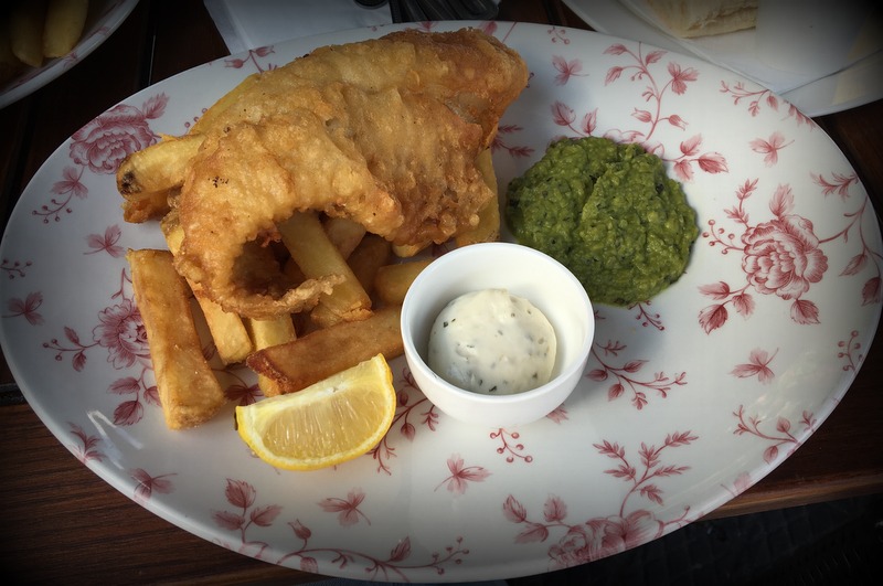 fish and chips en un pub de Londres