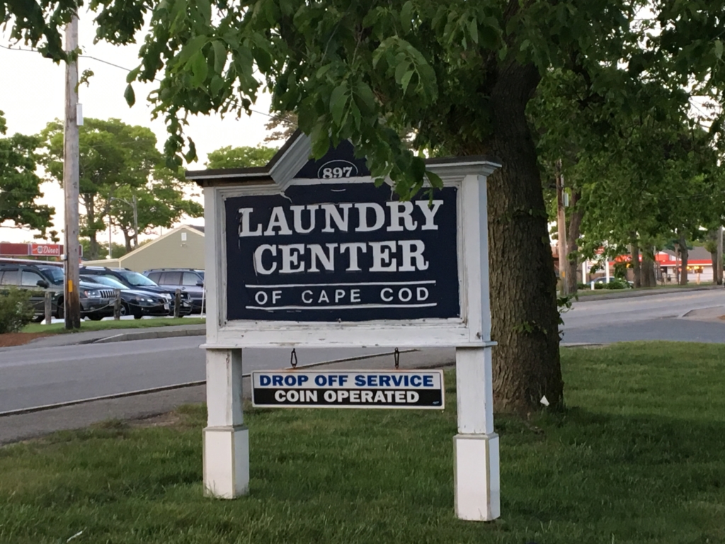lavandería en Cape Cod Massachussets - cartel entrada