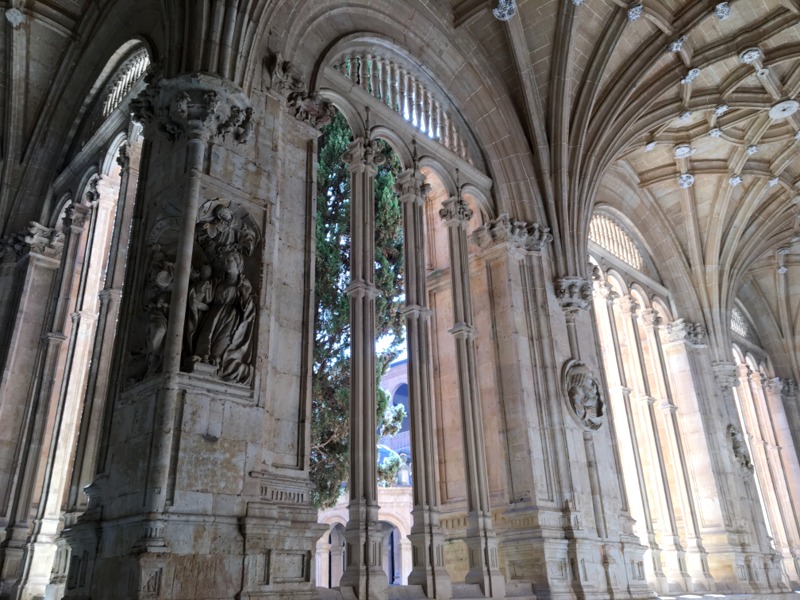 claustro del Convento de San Esteban en Salamanca 2