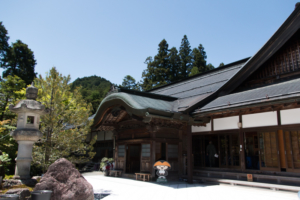 JAPÓN 2018 - Koyasan: durmiendo en un templo budista...